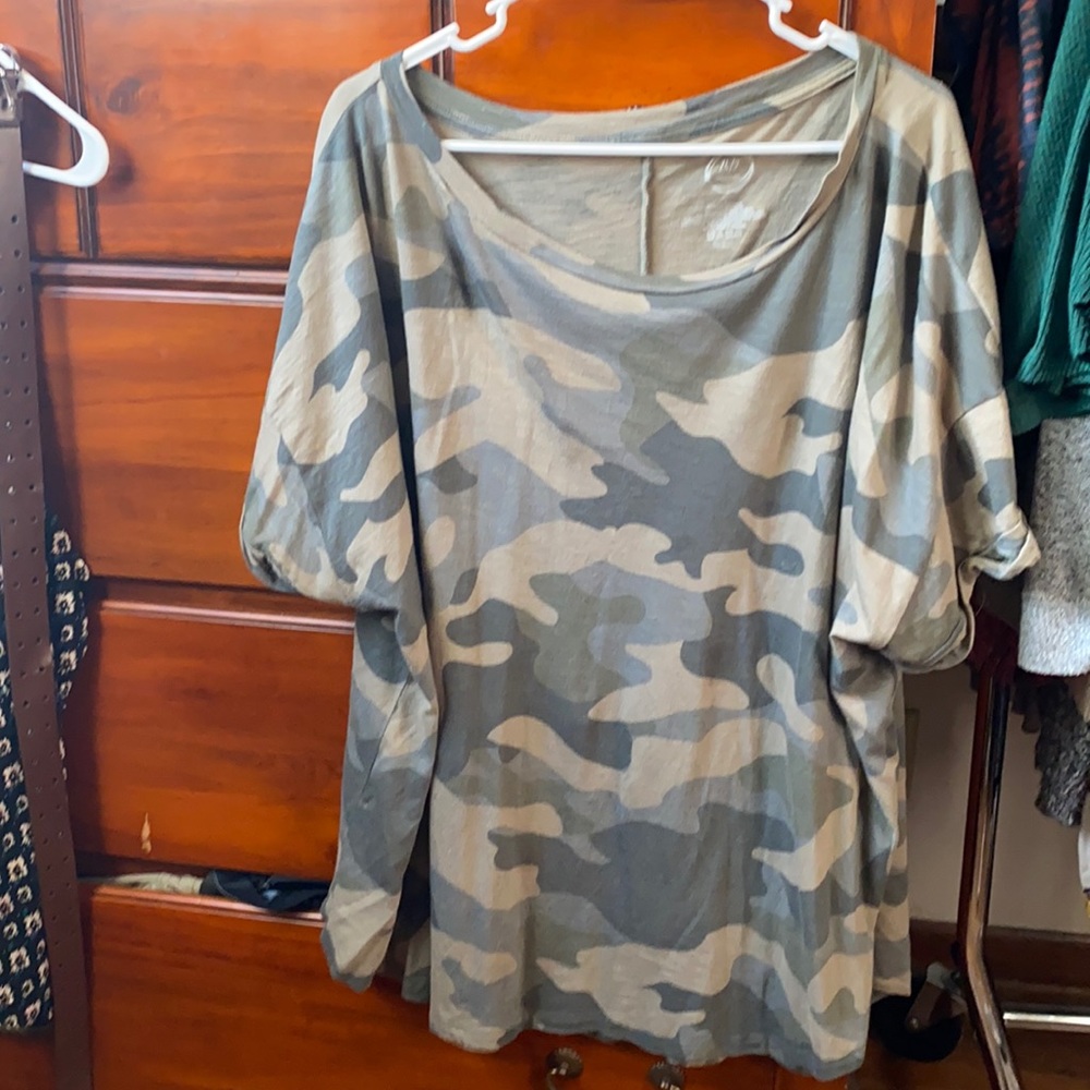 Maurice’s camo drop shoulder tee